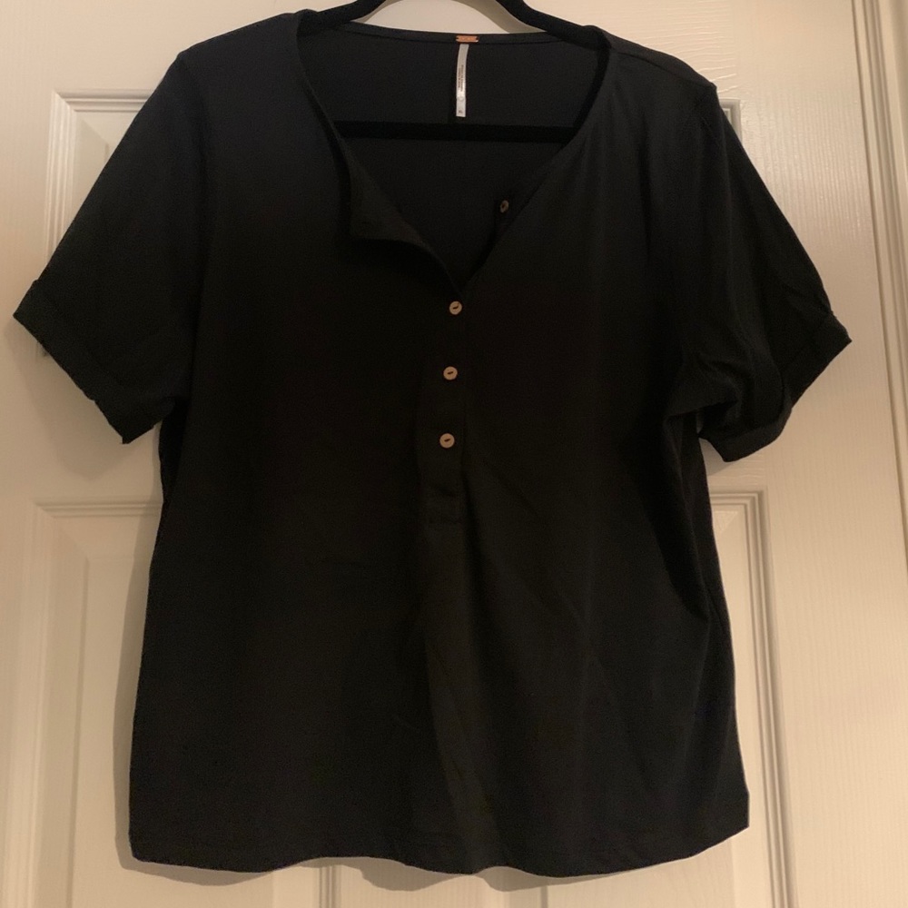 Free people- black top